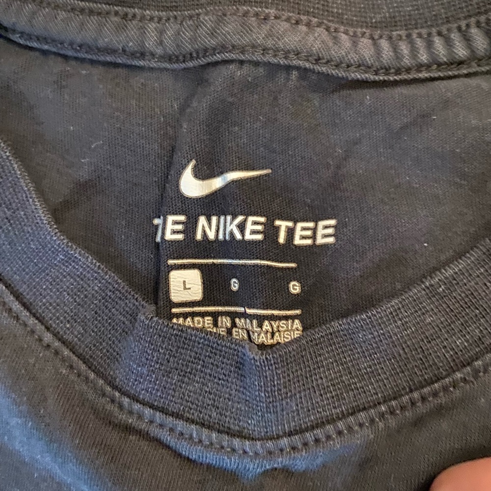 Nike basic logo tee - Picture 2 of 3